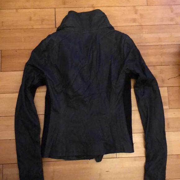 Stunning Vince paper leather jacket S-NWT - Picture 5 of 5